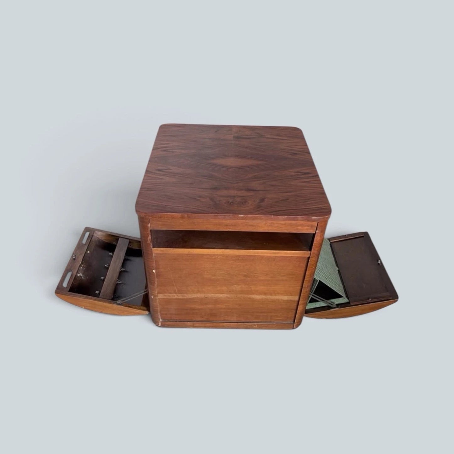 CC41 Incorporall walnut cocktail trolley and drinks cabinet – view 5