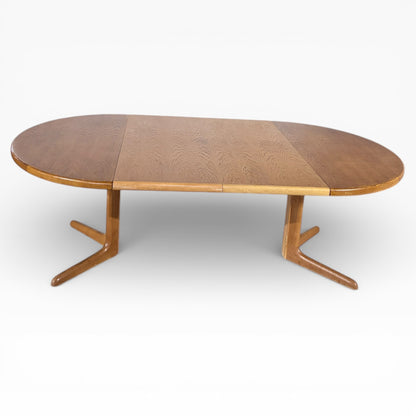 Mid-Century Danish Round Extending Dining Table in Teak | Vintage Scandinavian