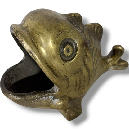 Vintage Brass Fish Figurine – Small Nautical Decorative Metal Fish with Aged Patina
