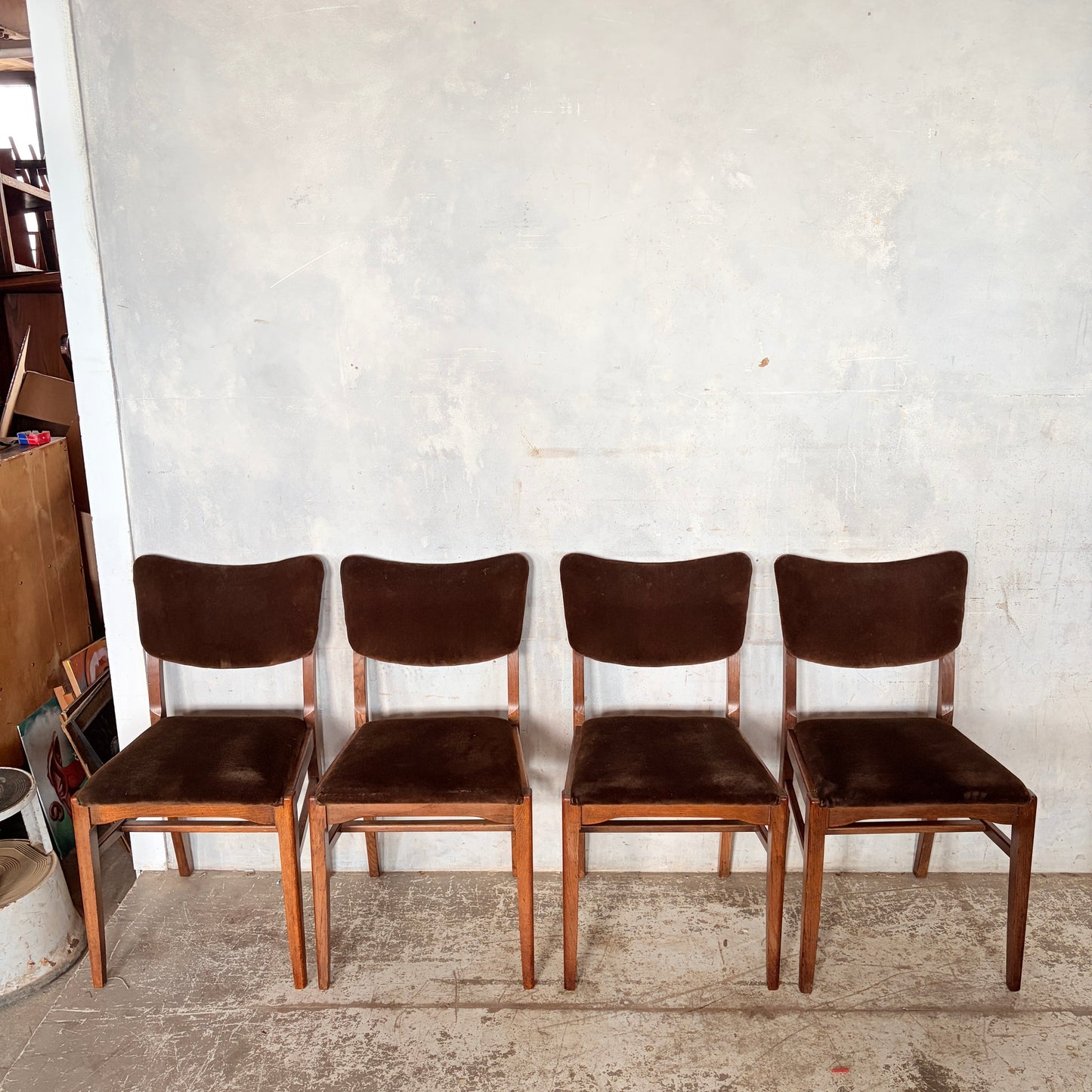 Mid Century Set of Four Oak Butterfly Back Dining Chairs