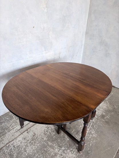 Vintage Oak Drop Leaf Dining Table – Round Gateleg Extending Table