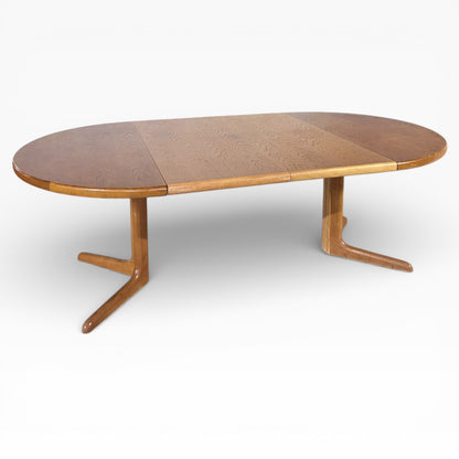 Mid-Century Danish Round Extending Dining Table in Teak | Vintage Scandinavian