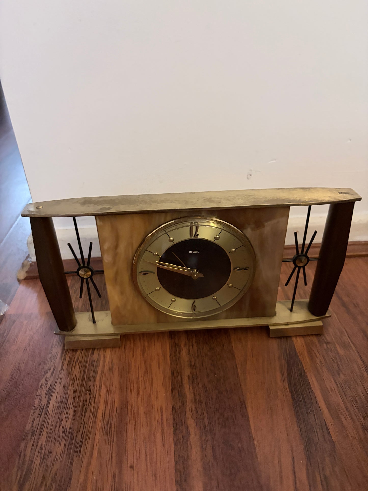 Vintage Metamec Mantel Clock – Mid Century Atomic Style Brass & Wood Desk Clock