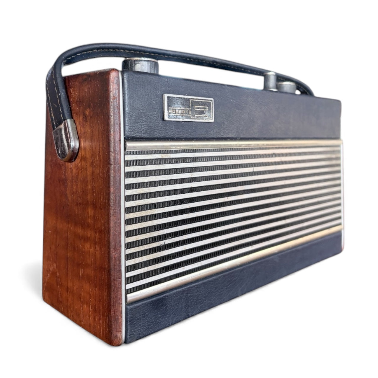 Vintage Portable Radio – Classic Roberts R500 Retro Transistor Radio With Wood Veneer — view 2