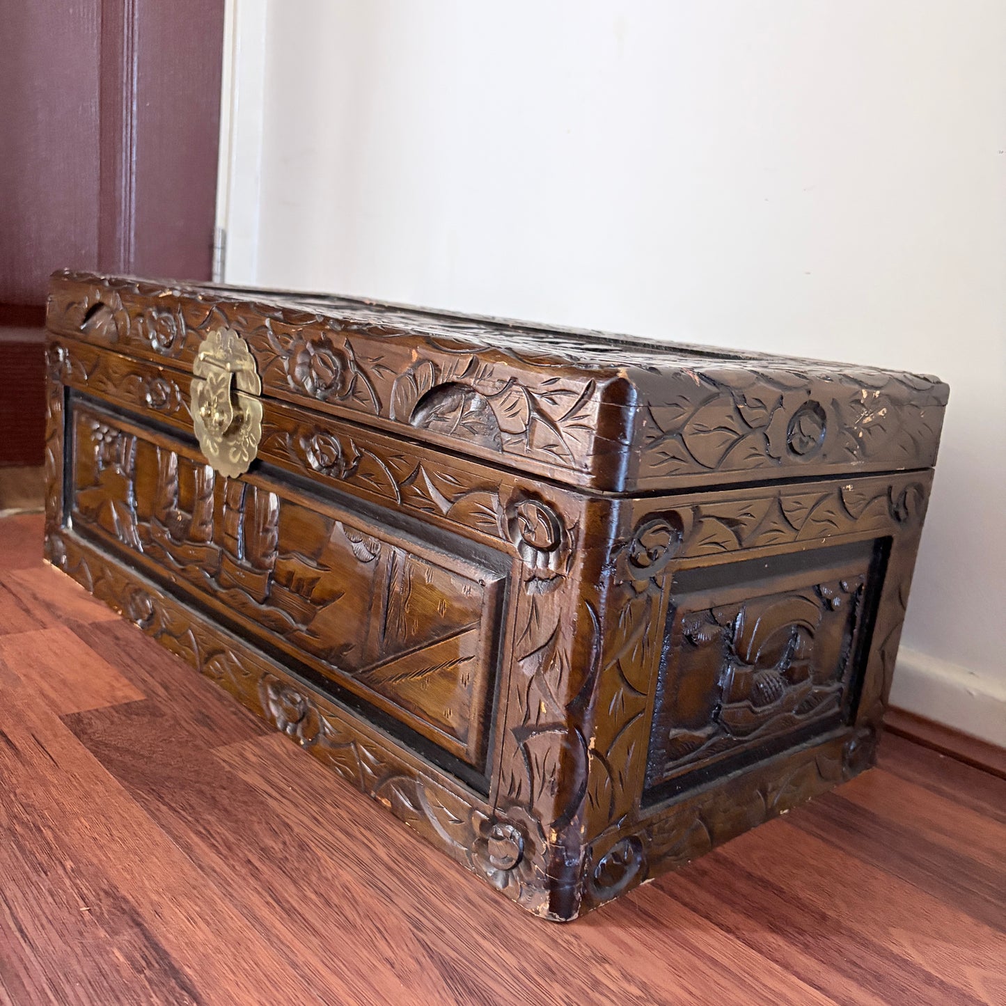 Antique Chinese Camphor Wood Carved Blanket Chest Hand-Carved Hope Chest Storage Trunk