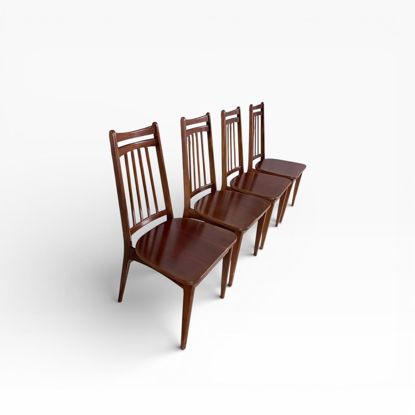Elliot’s of Newbury Mid Century Extending Round Dining Table & 4 Newbury Chairs – Teak 1960s Dining Set — view 9