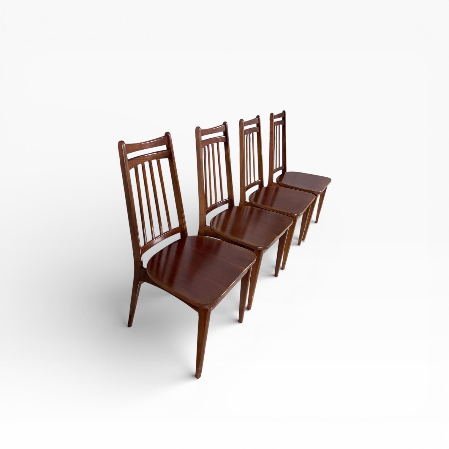 Elliot’s of Newbury Mid Century Extending Round Dining Table & 4 Newbury Chairs – Teak 1960s Dining Set — view 9