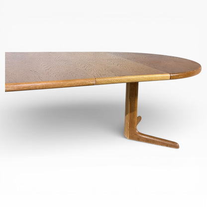 Mid-Century Danish Round Extending Dining Table in Teak | Vintage Scandinavian