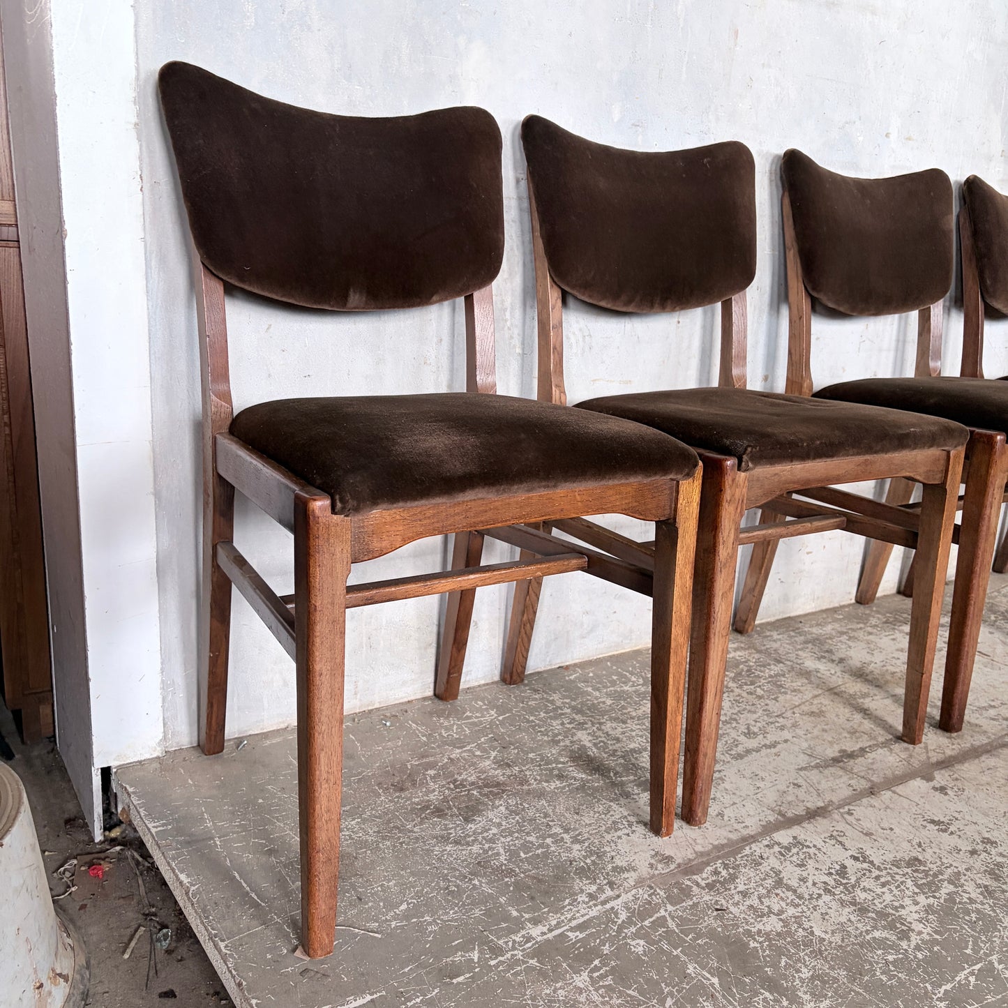 Mid Century Set of Four Oak Butterfly Back Dining Chairs