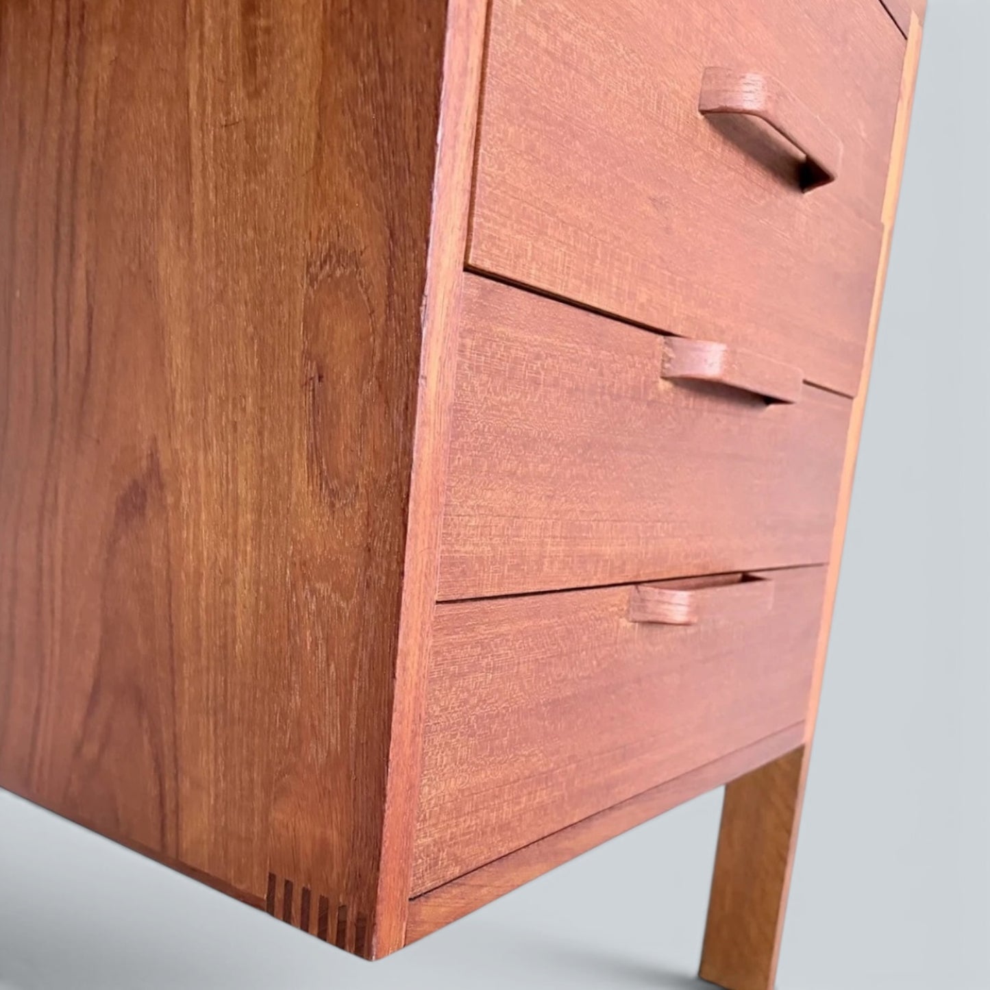 Mid Century Alfred Cox Teak and Oak Twin Pedestal Desk Eight Drawer Executive Office Desk