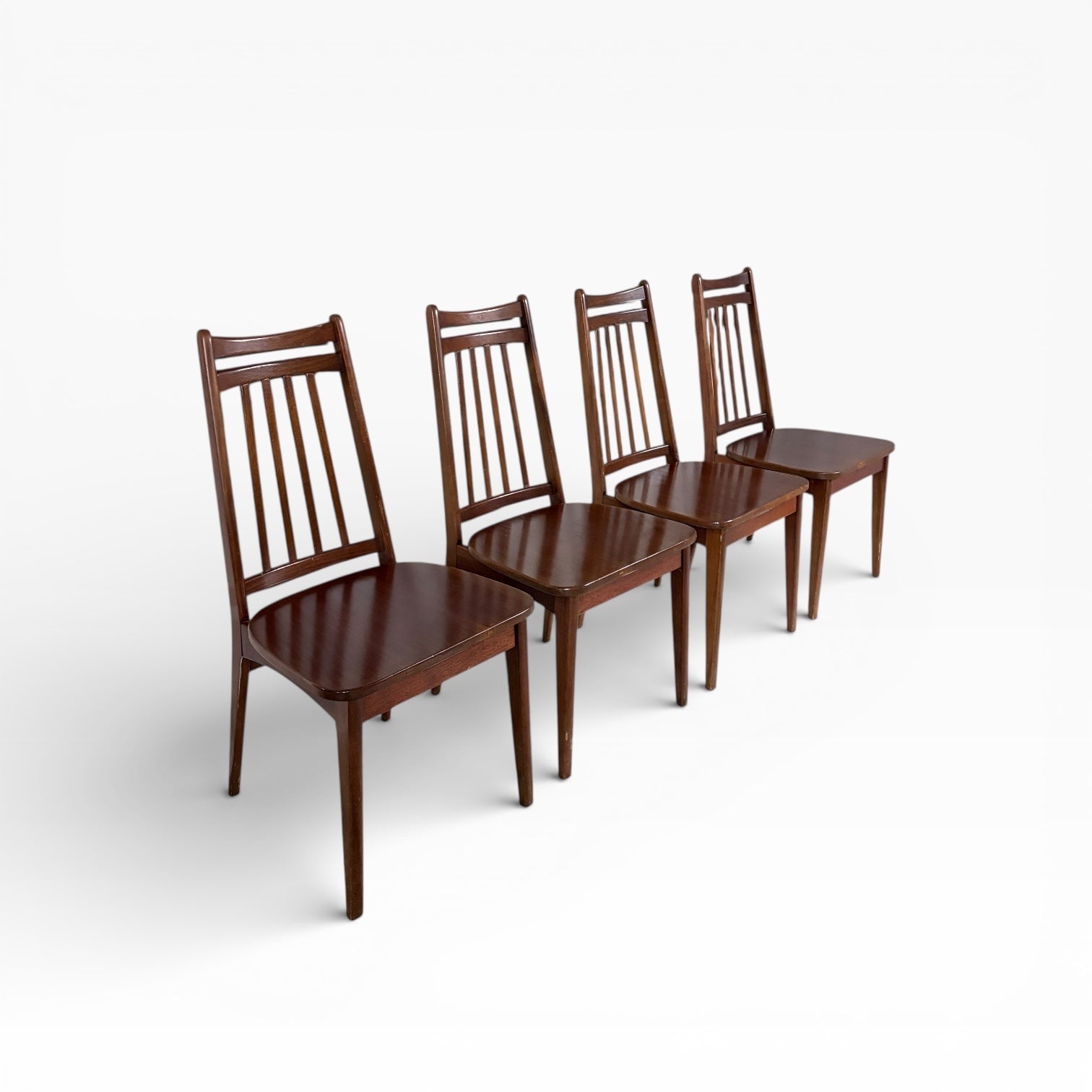 Elliot’s of Newbury Mid Century Extending Round Dining Table & 4 Newbury Chairs – Teak 1960s Dining Set — view 7