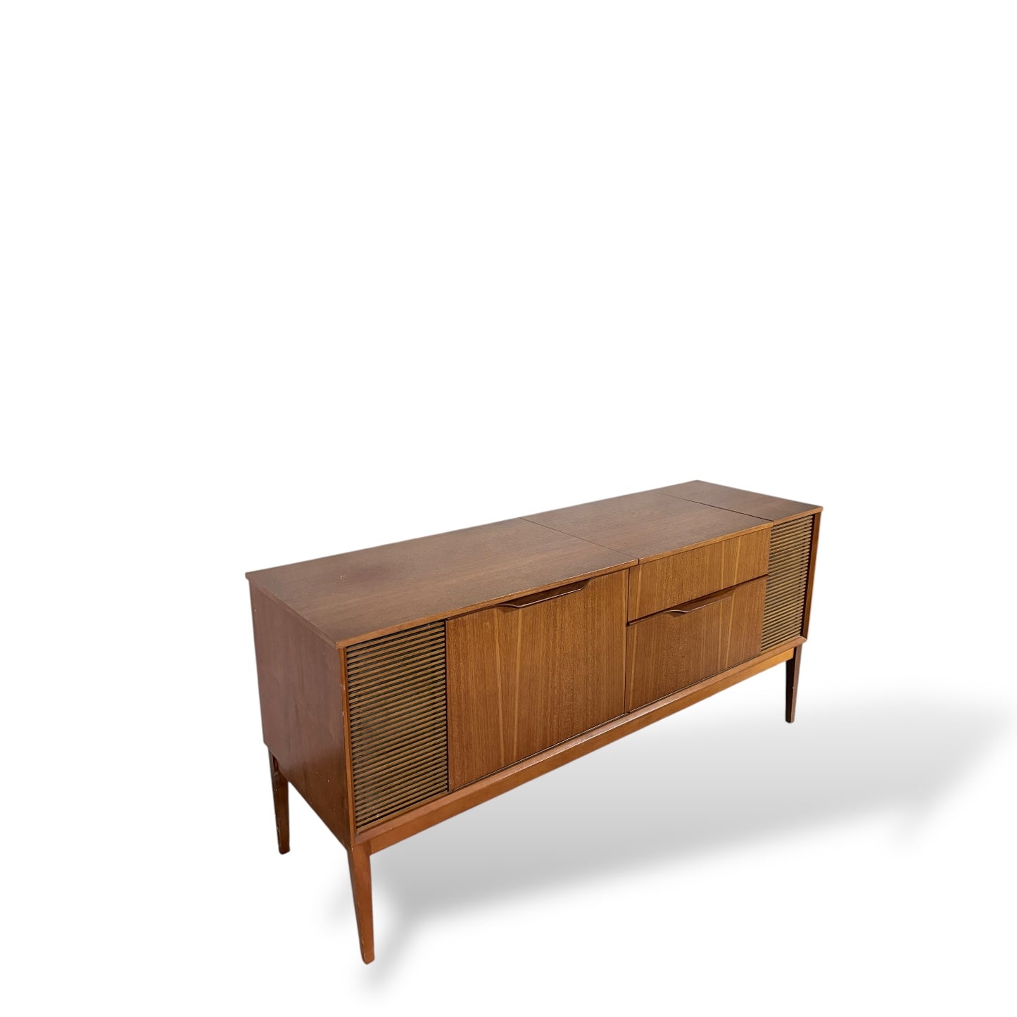 Vintage Dynatron Teak Radiogram – Fully Working