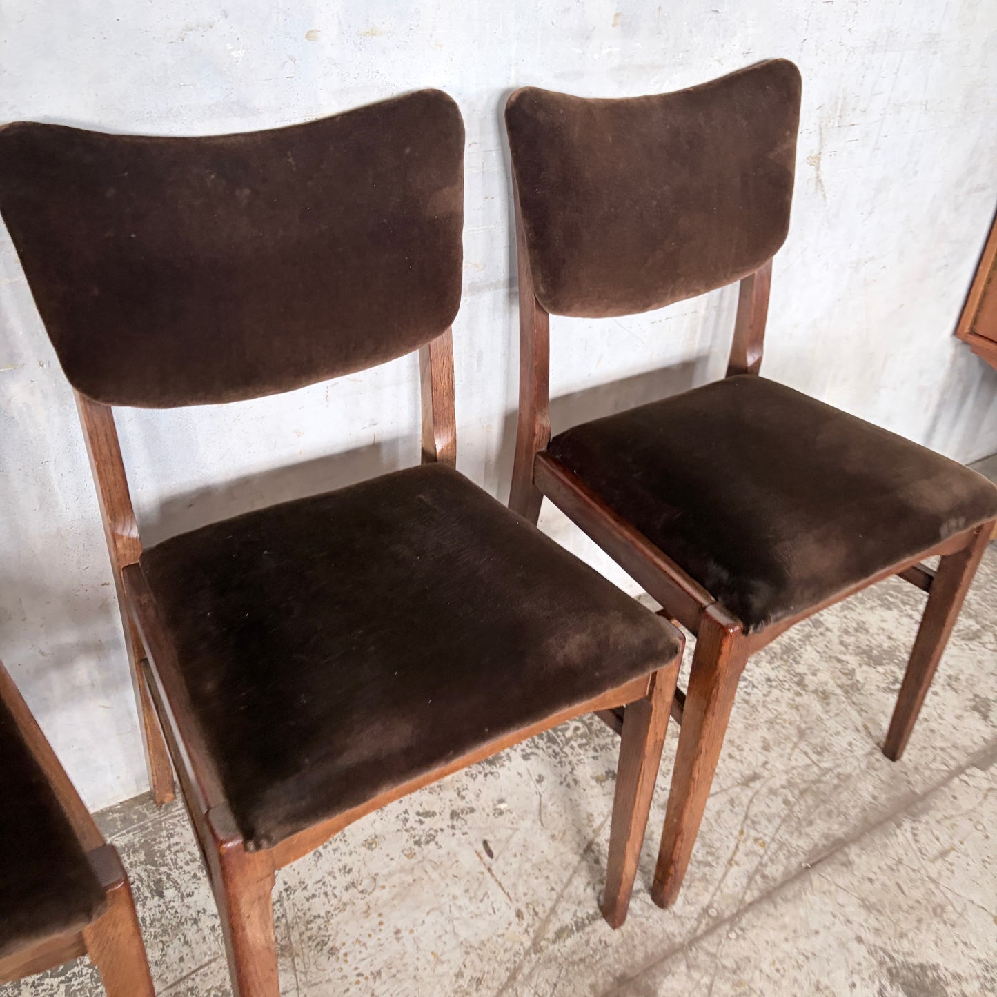 Mid Century Set of Four Oak Butterfly Back Dining Chairs