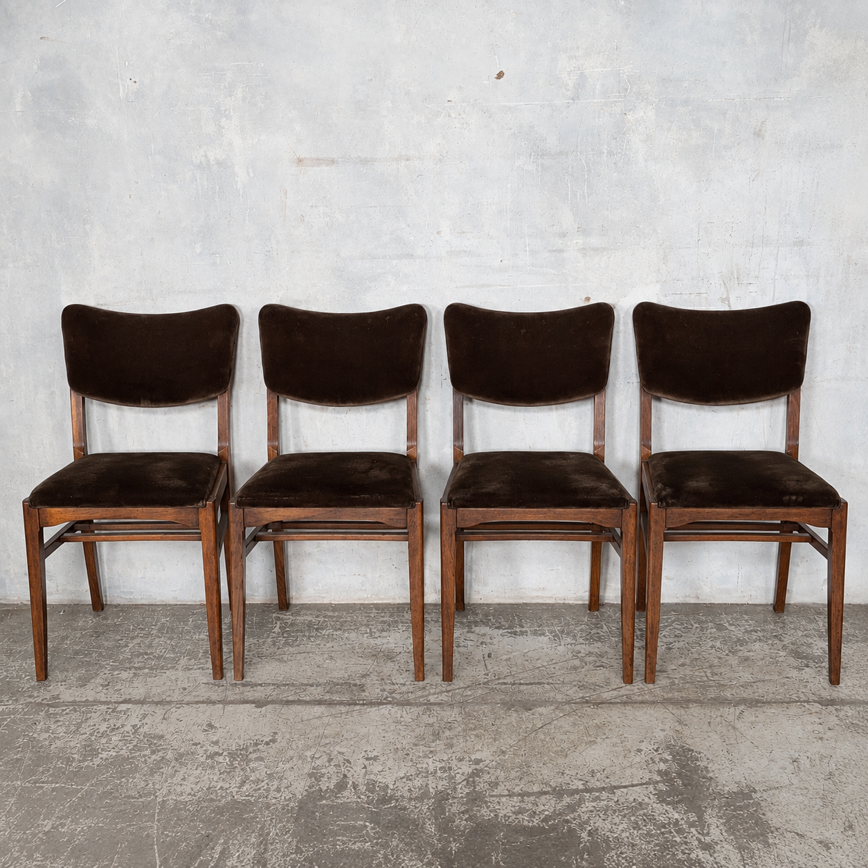 Mid Century Set of Four Oak Butterfly Back Dining Chairs