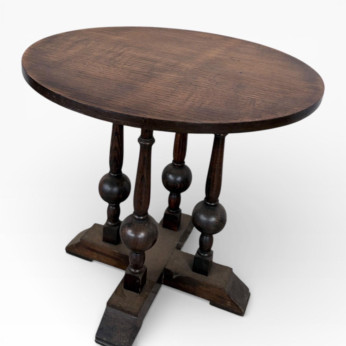Arts & Crafts Round Oak Coffee Table — view 4