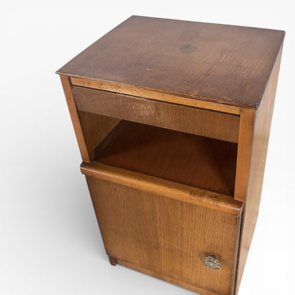 Vintage Oak Bedside Cabinet – Compact Storage with Brass Handle Drawer