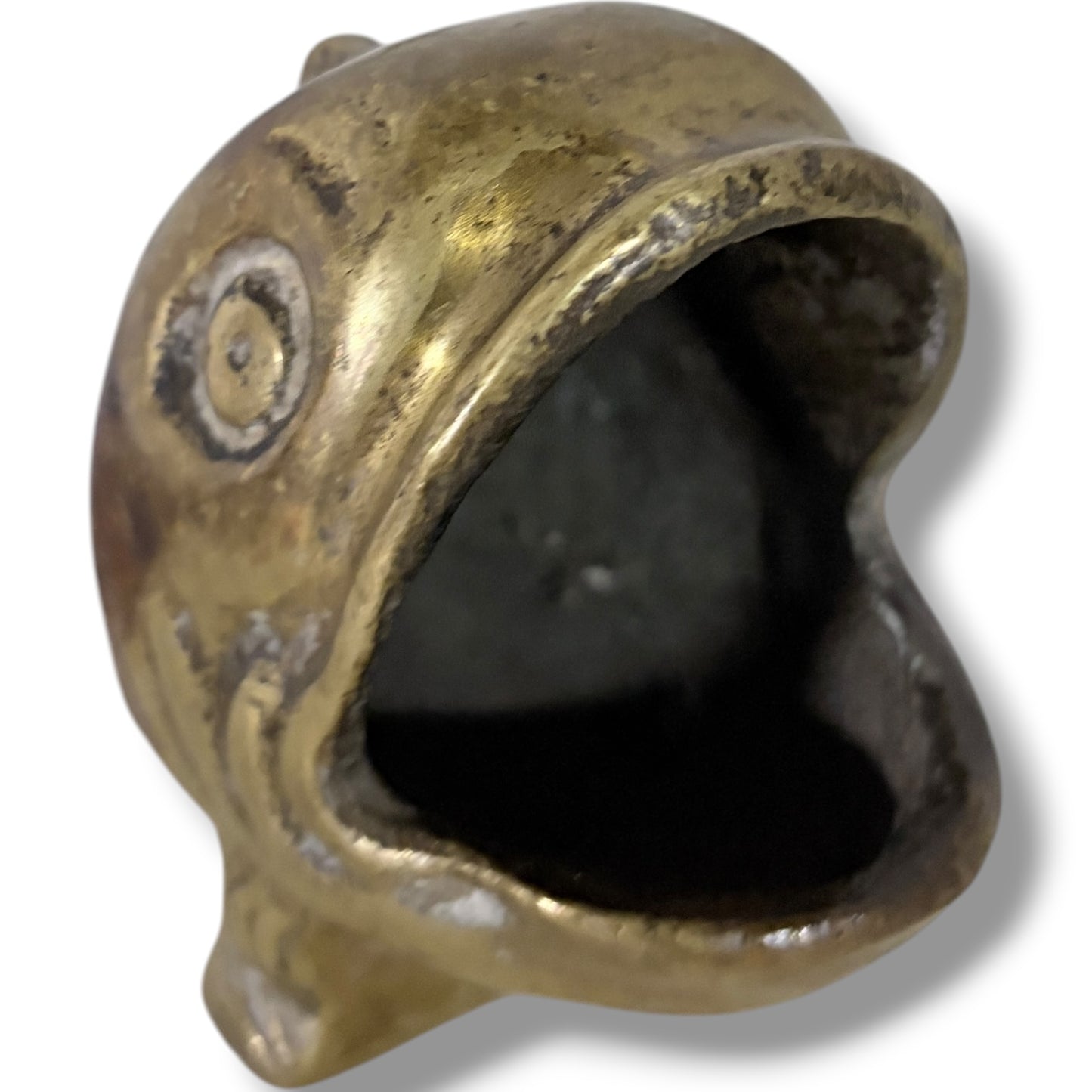 Vintage Brass Fish Figurine – Small Nautical Decorative Metal Fish with Aged Patina