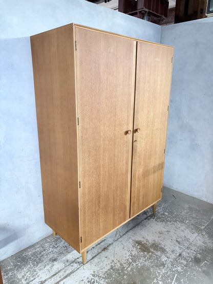 Mid Century Meredew Oak Wardrobe