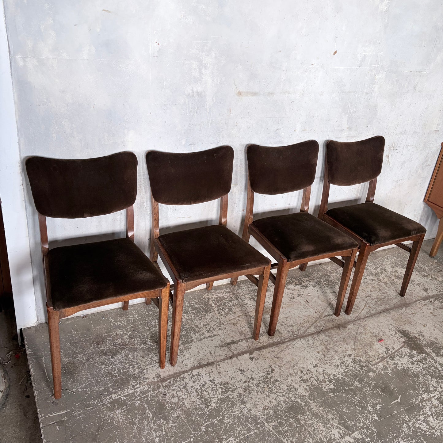 Mid Century Set of Four Oak Butterfly Back Dining Chairs