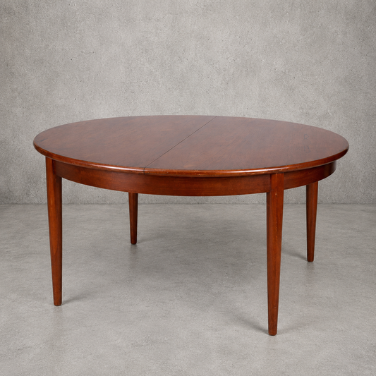 Mid Century Elliotts of Newbury Extending Teak Dining Table Round to Oval Butterfly Leaf Table