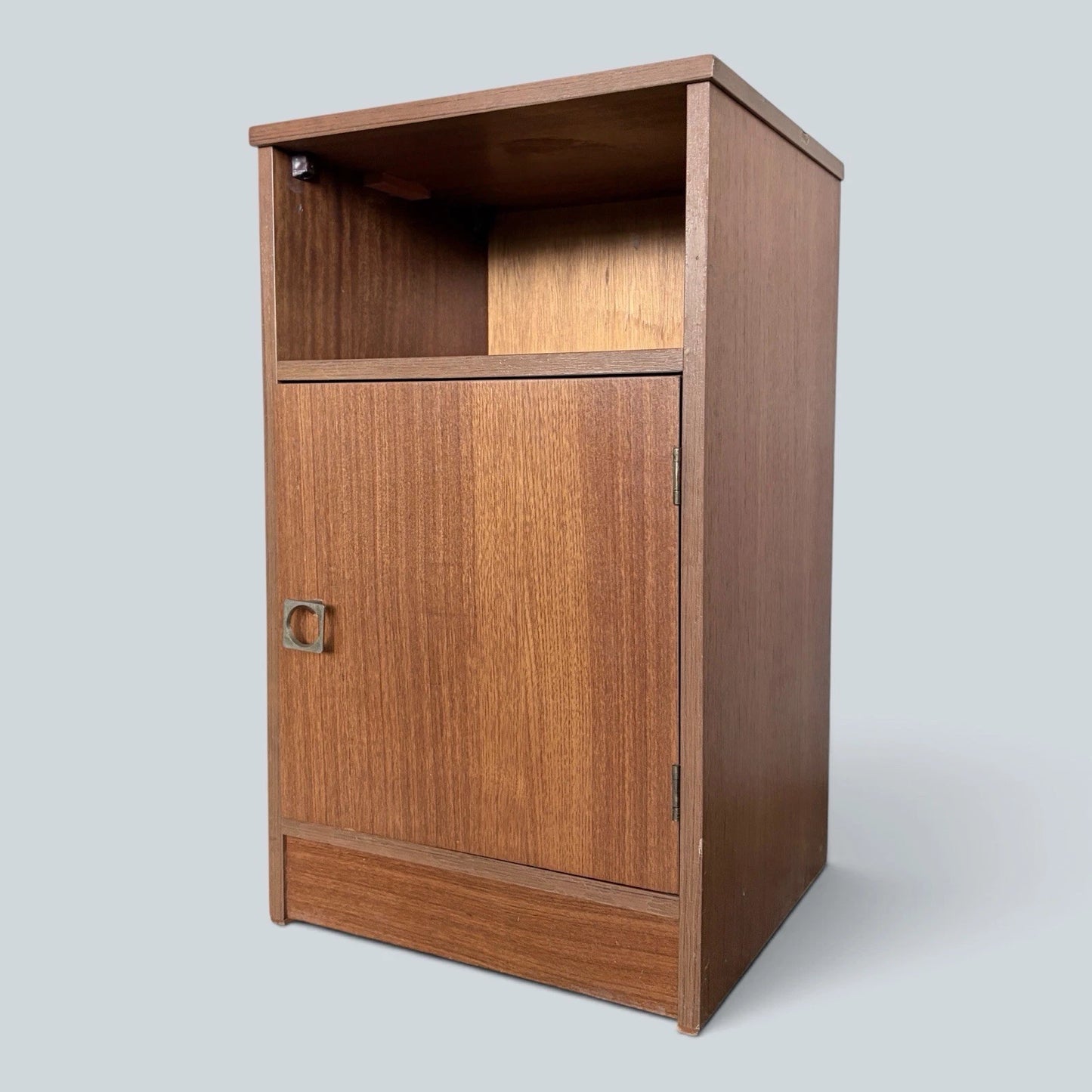 Mid-century American-style teak bedside cabinet - view 1