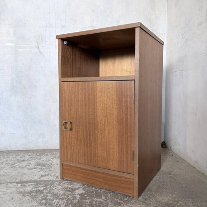 Mid-century American-style teak bedside cabinet - view 2