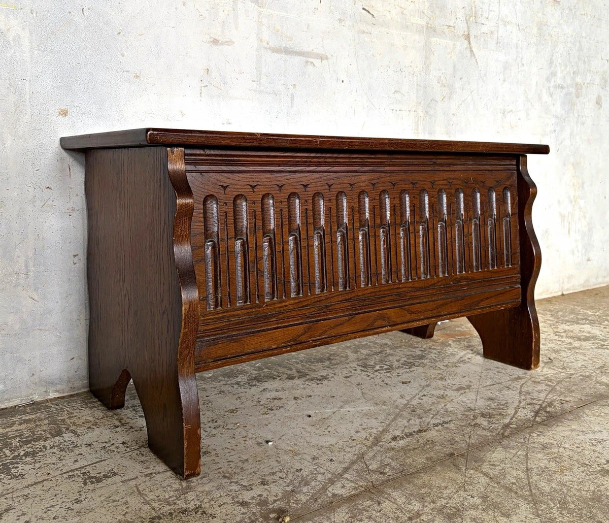 Antique Arts & Crafts carved oak blanket box – view 1