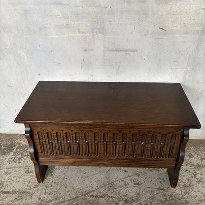 Antique Arts & Crafts carved oak blanket box – view 4