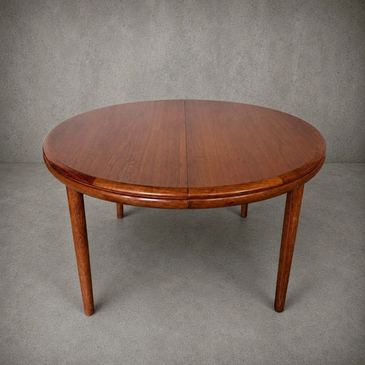 White and Newton solid teak round extending dining table – view 1