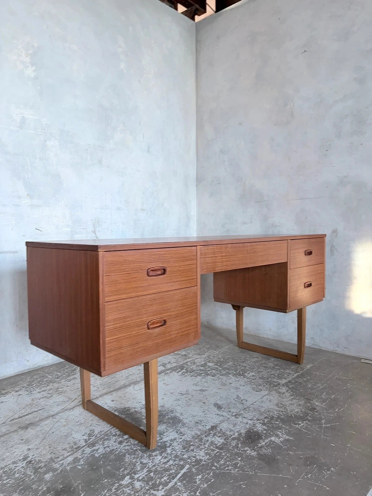 Mid-Century Teak Desk with Sleigh Legs – image 5