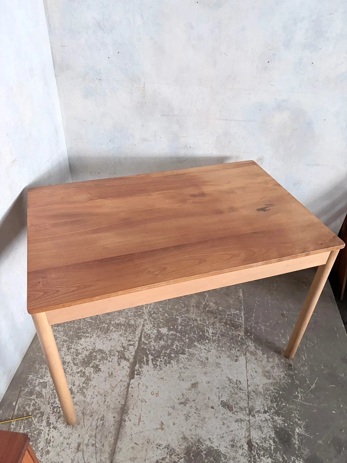 Ercol Model 628 Modula Compact Elm & Beech Dining Table – view 6