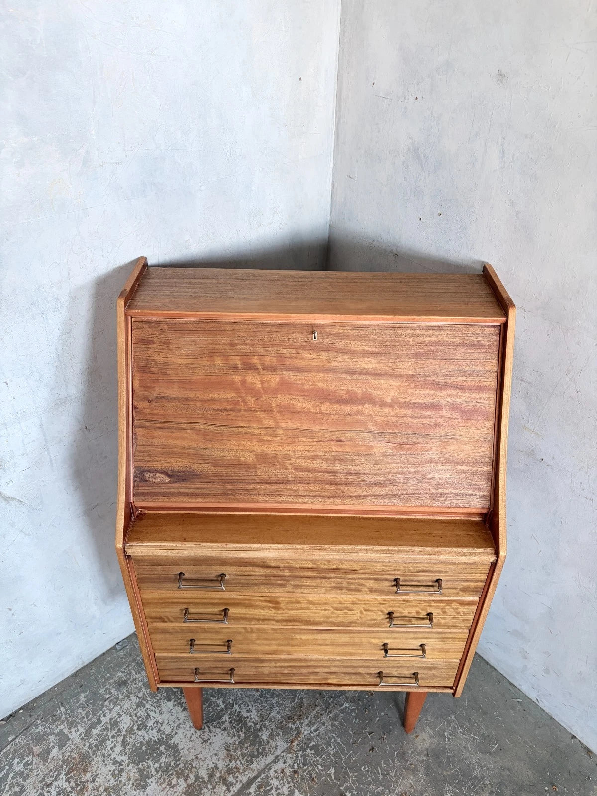 Mid Century Vintage Writing Bureau Desk by Welters of Wycombe – image 3