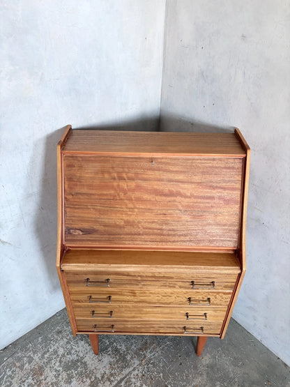 Mid Century Vintage Writing Bureau Desk by Welters of Wycombe – image 3