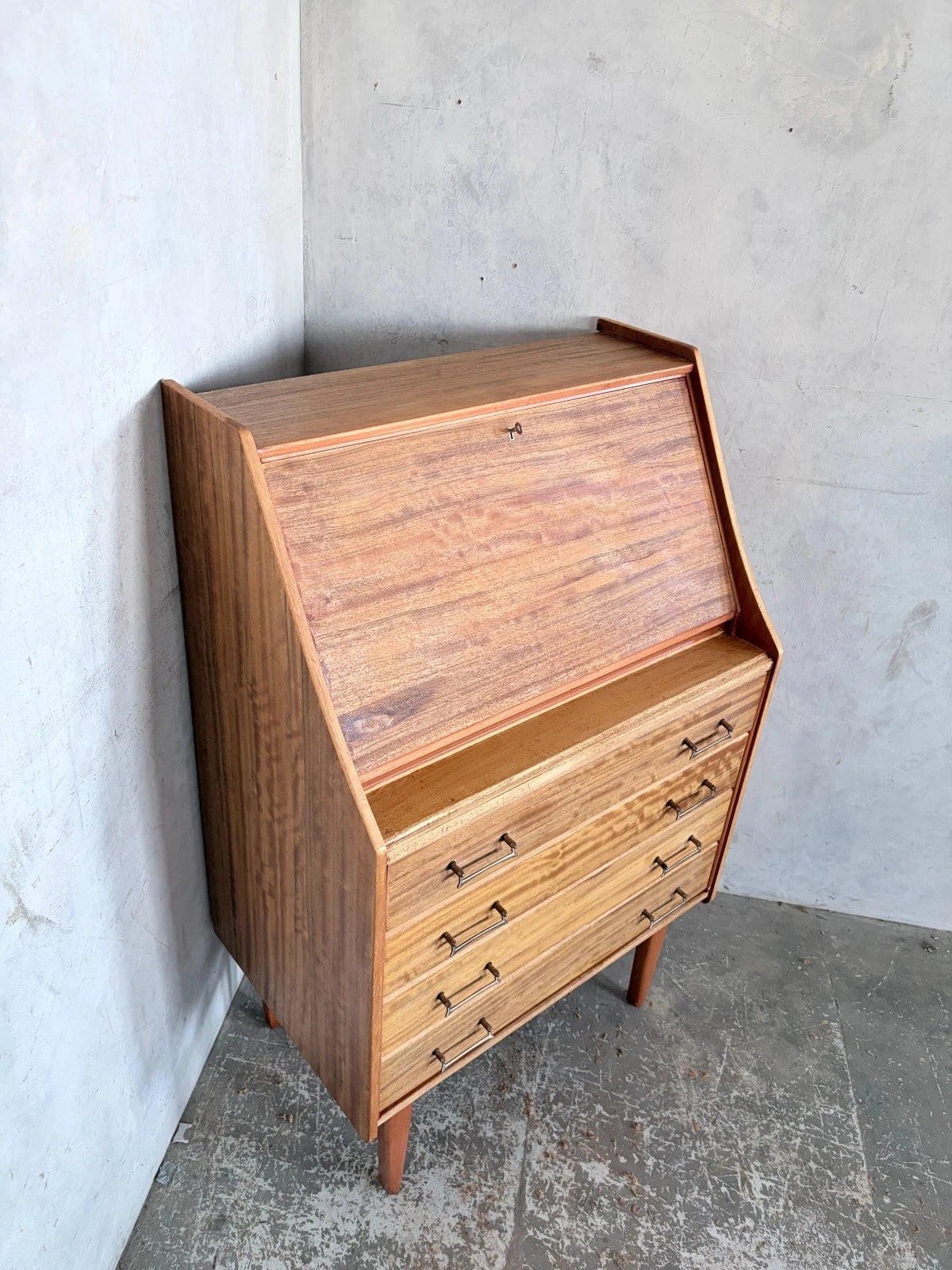 Mid Century Vintage Writing Bureau Desk by Welters of Wycombe – image 4
