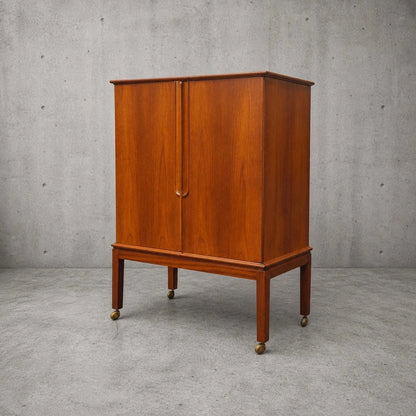 Mid-Century Danish Teak Cabinet on Castors – 1960s Storage / Drinks Cabinet – image 1