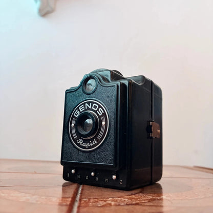 Vintage Genos Rapid Box Camera | Art Deco Bakelite Camera - image 4