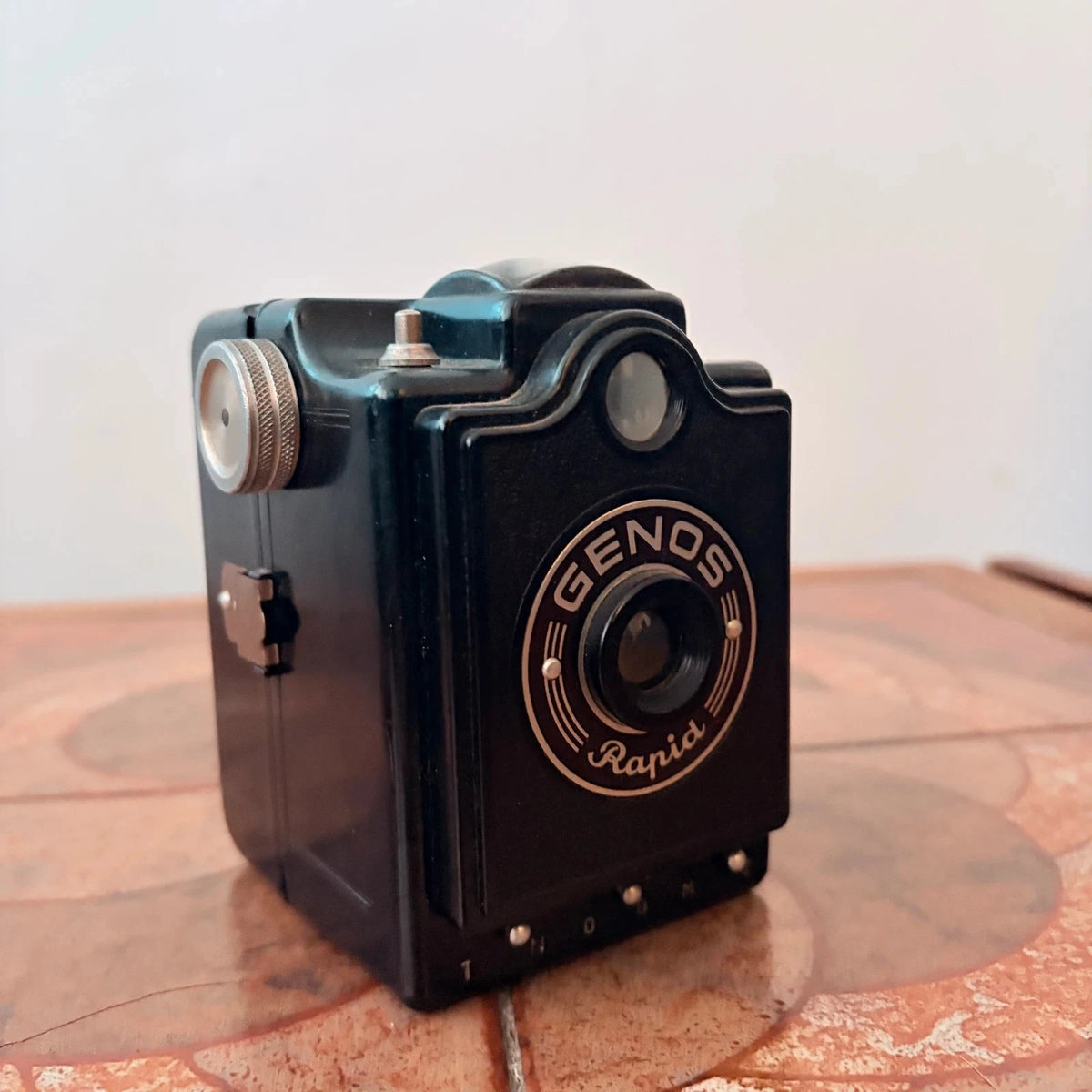 Vintage Genos Rapid Box Camera | Art Deco Bakelite Camera - image 5