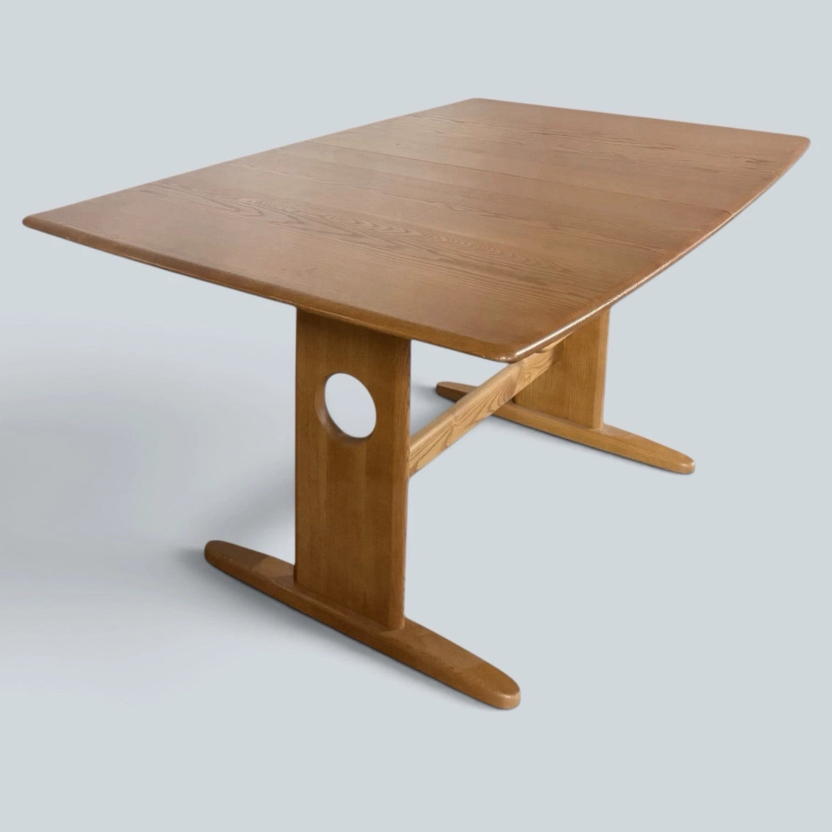 Ercol Windsor Blonde Elm & Beech Extending Dining Table – photograph 1