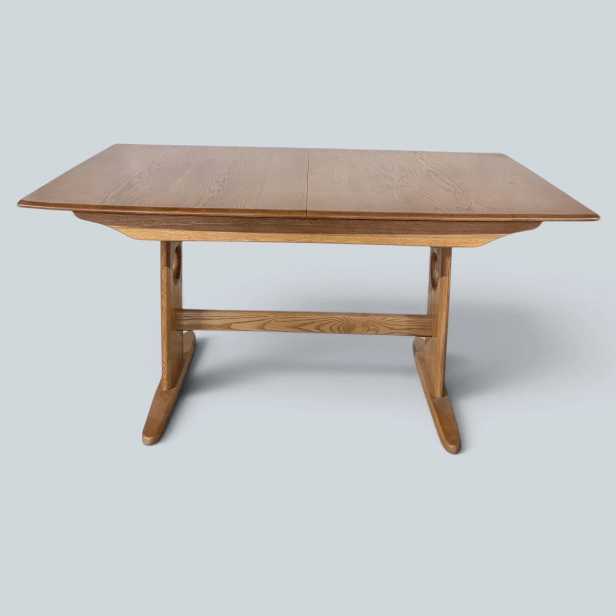 Ercol Windsor Blonde Elm & Beech Extending Dining Table – photograph 3
