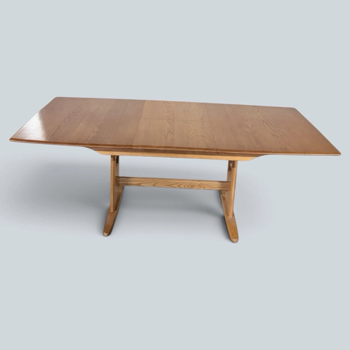 Ercol Windsor Blonde Elm & Beech Extending Dining Table – photograph 5