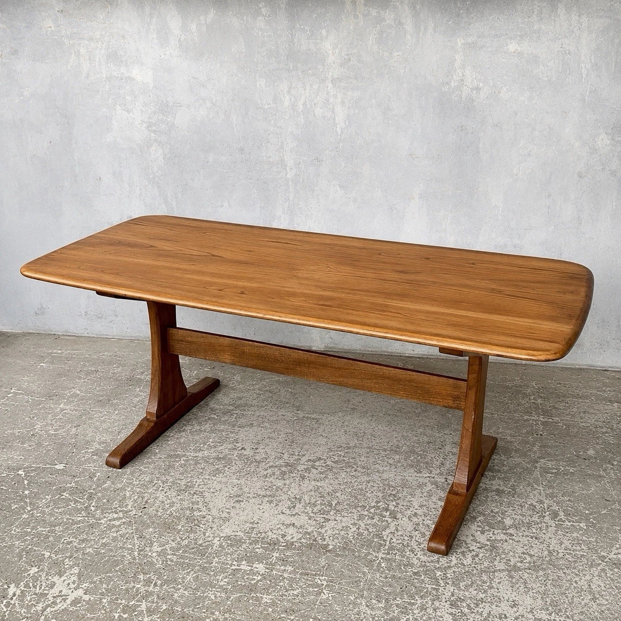 Vintage Ercol Golden Elm Coffee Table – Mid Century Blonde Elm – image 1