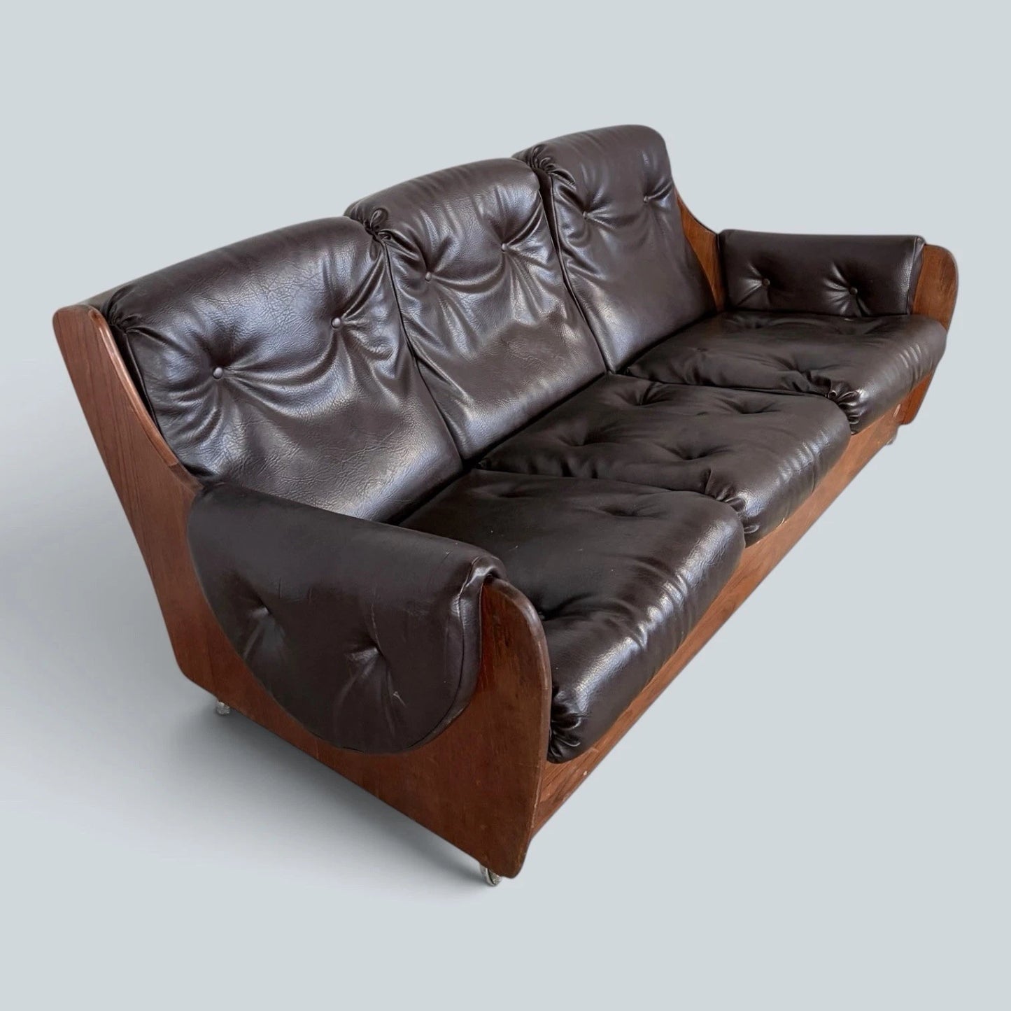 Vintage G Plan Saddleback Three Seater Leather Sofa Mid Century Teak Sofa – image 3