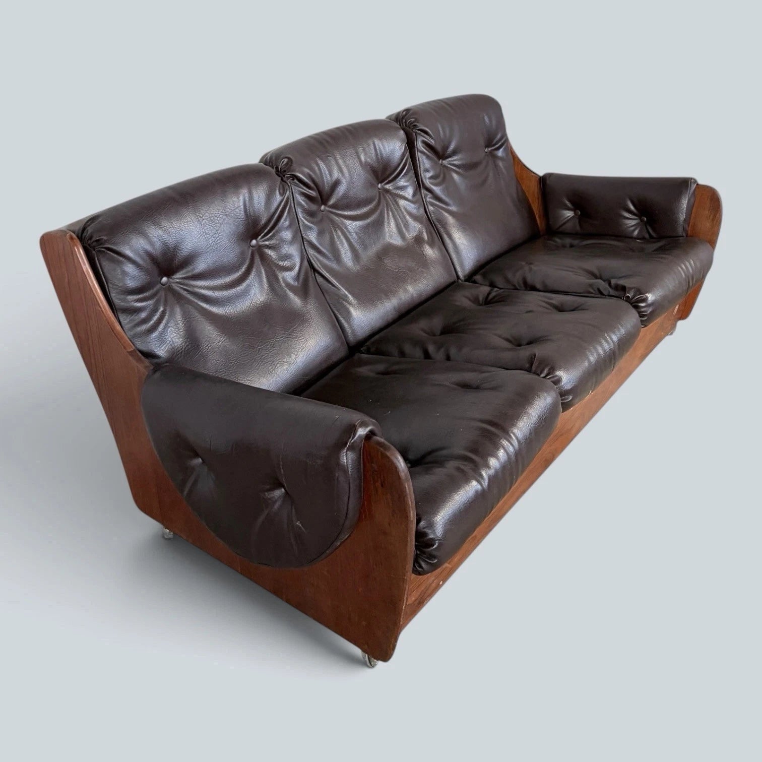 Vintage G Plan Saddleback Three Seater Leather Sofa Mid Century Teak Sofa – image 3