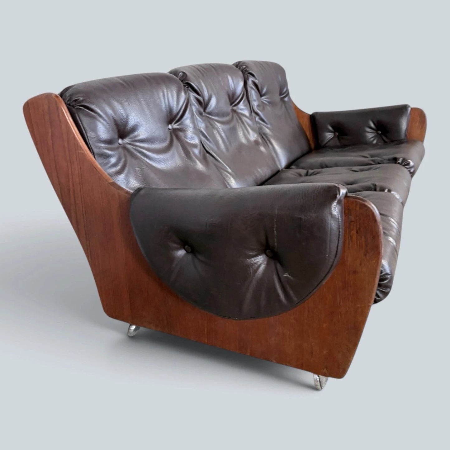 Vintage G Plan Saddleback Three Seater Leather Sofa Mid Century Teak Sofa – image 5