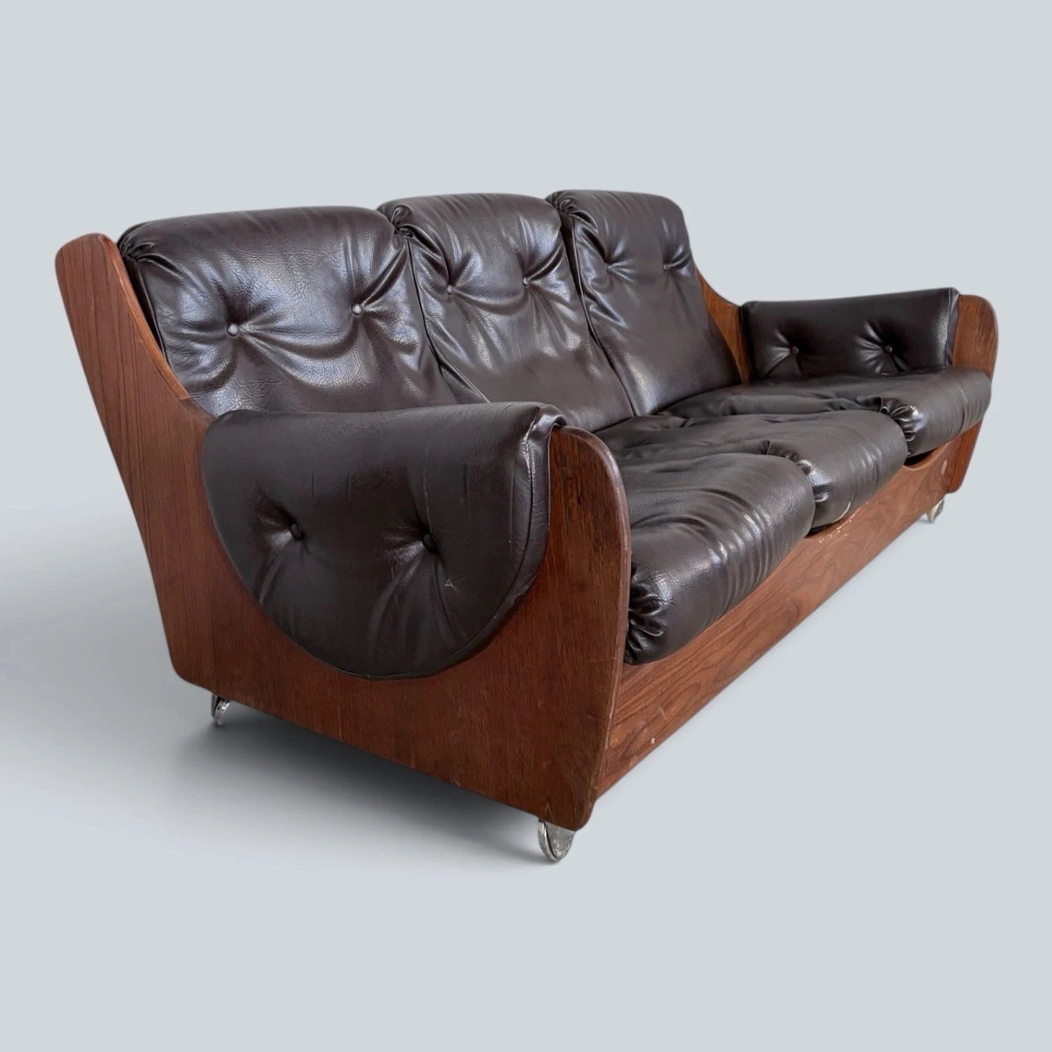 Vintage G Plan Saddleback Three Seater Leather Sofa Mid Century Teak Sofa – image 6