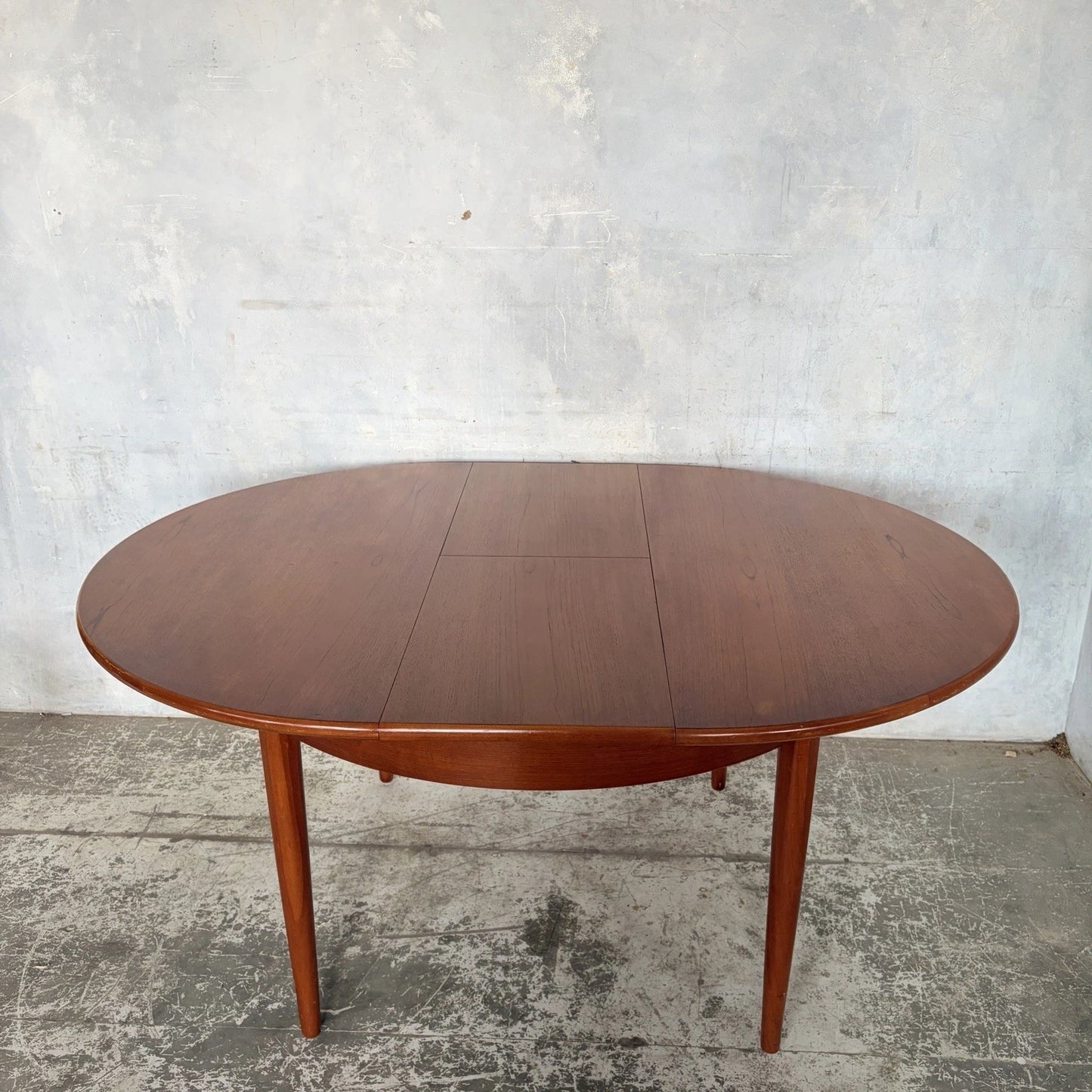 Mid Century Danish Round Teak Extending Dining Table – image 4