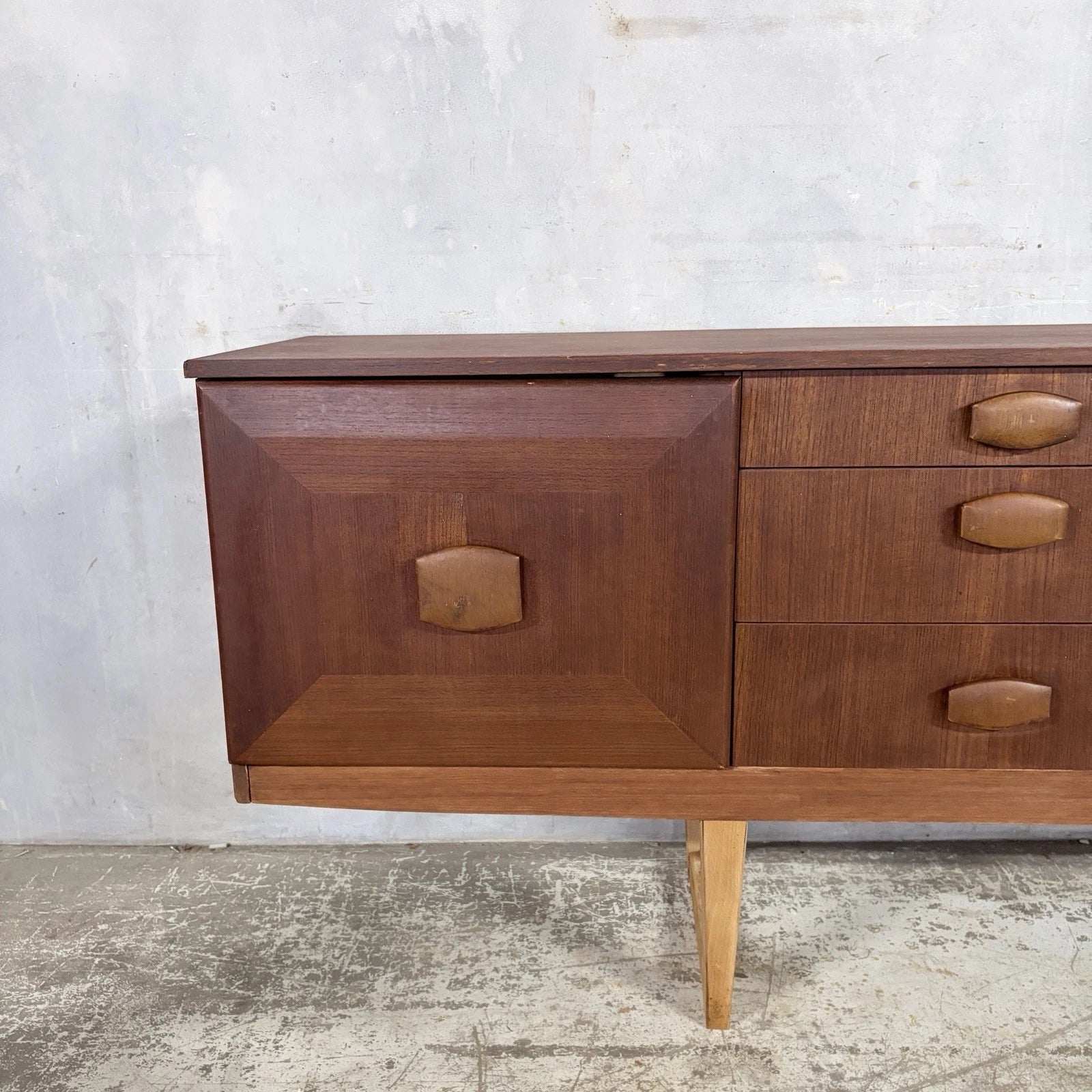 Mid Century Stonehill Teak Long Sideboard Drinks Cabinet – image 4