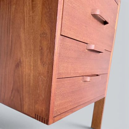 Alfred Cox Teak & Oak Twin Pedestal Executive Desk – photograph 10