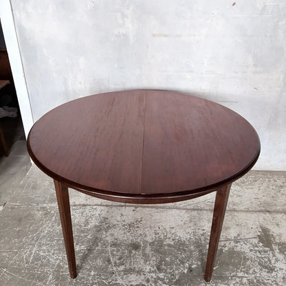 Stag Minstrel mahogany round extending dining table – view 3