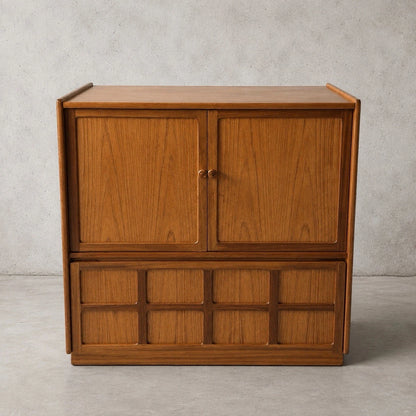 Nathan mid century teak TV hi-fi and drinks cabinet – view 2